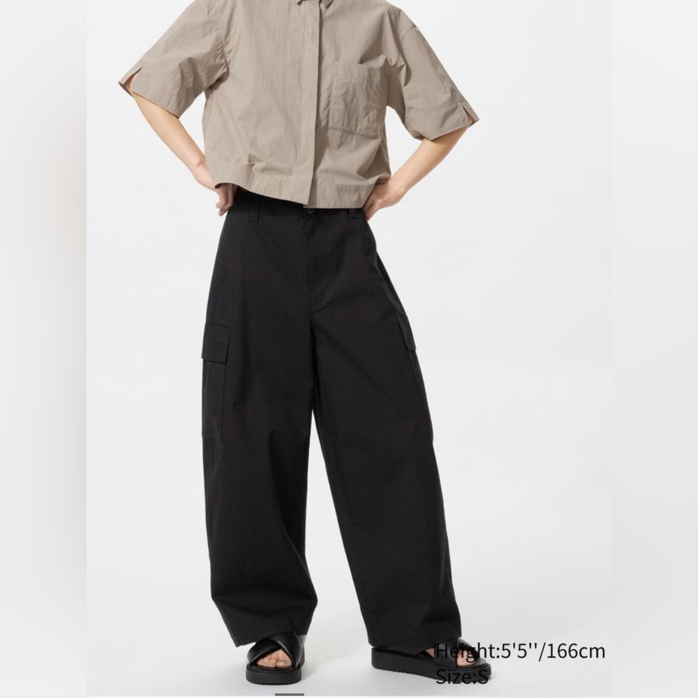 Uniqlo Women's Barrel Cargo Pants in black